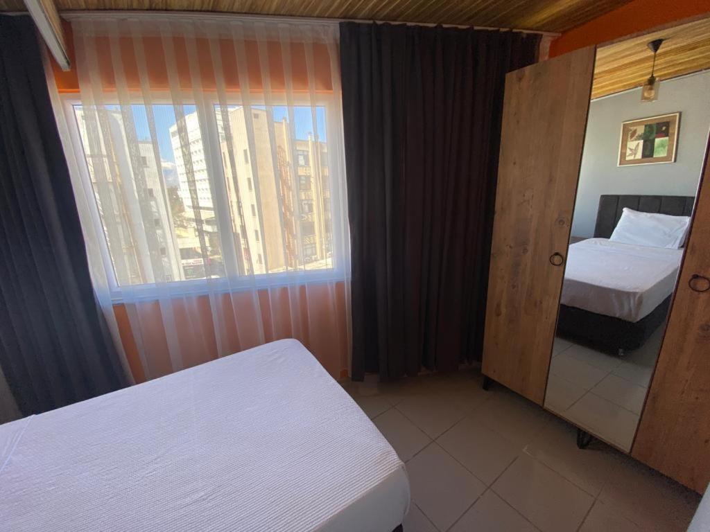 City House Hotel Antalya Bagian luar foto