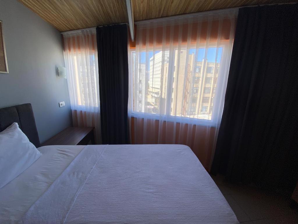 City House Hotel Antalya Bagian luar foto