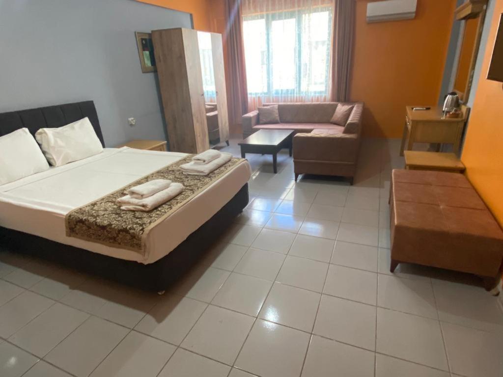 City House Hotel Antalya Bagian luar foto