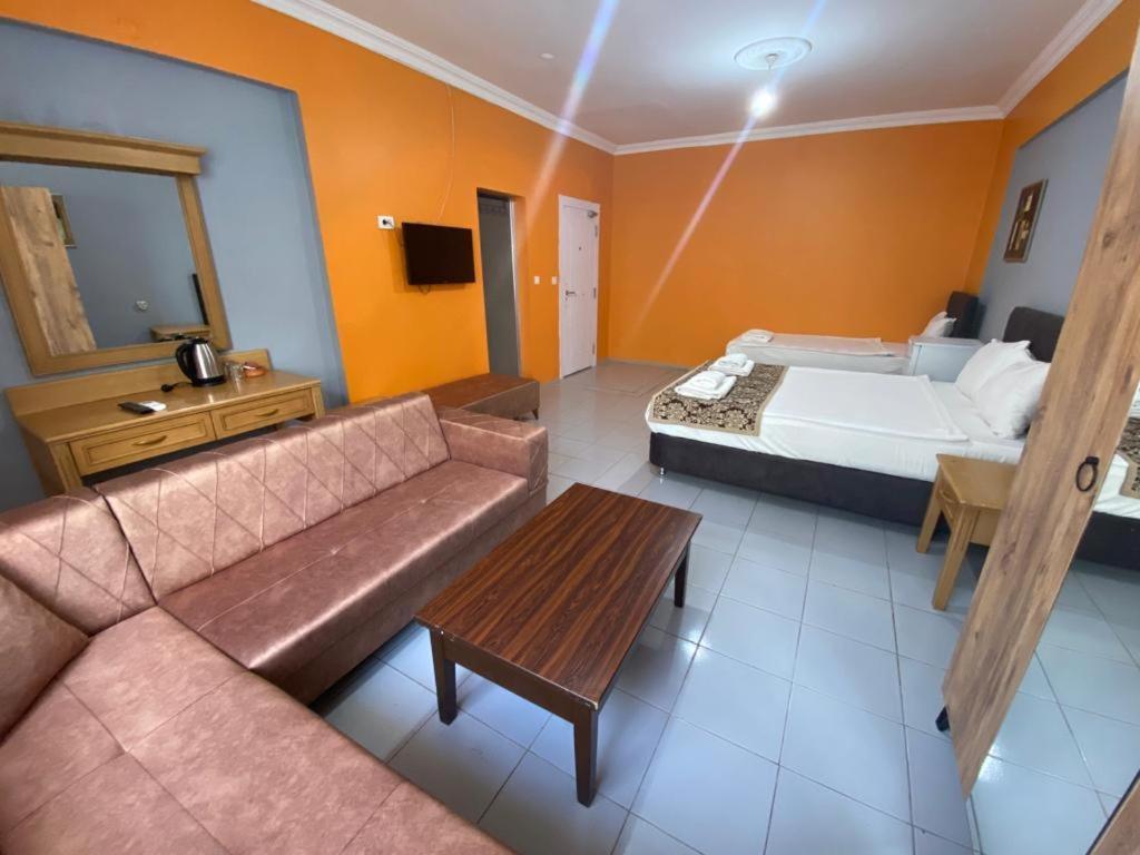 City House Hotel Antalya Bagian luar foto